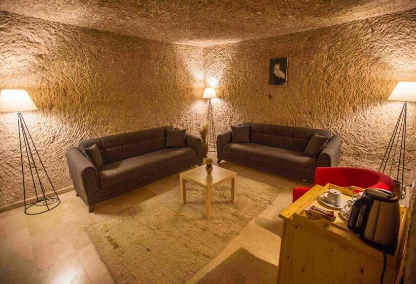 수피리어 스위트, Kistar Cave