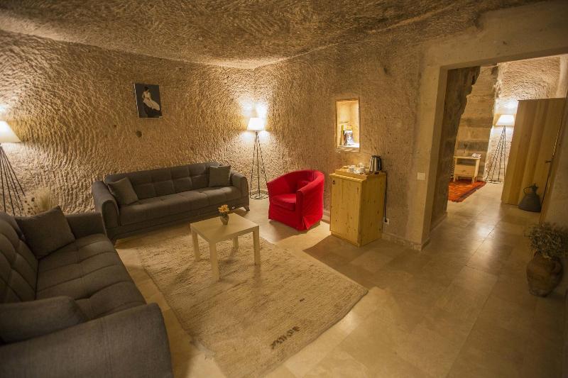 수피리어 스위트, Kistar Cave