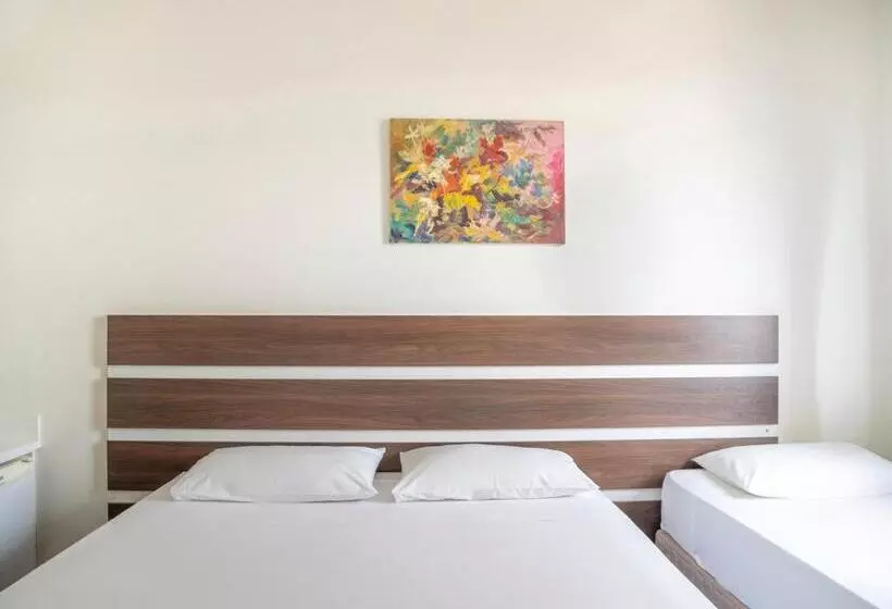 Standard Kolmen Hengen Huone, Libero