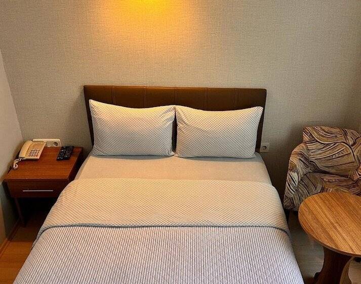 标准间, Lonca Butik