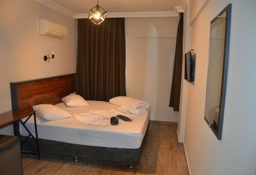 Camera Standard, Marka