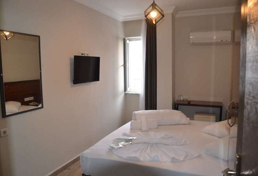 Camera Standard, Marka