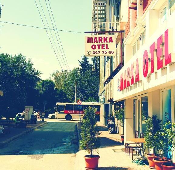 Camera Standard, Marka