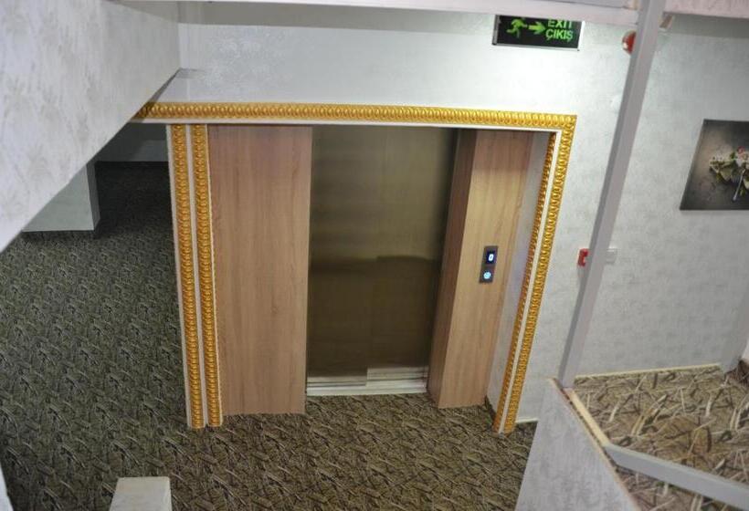 Camera Familiare, Marka