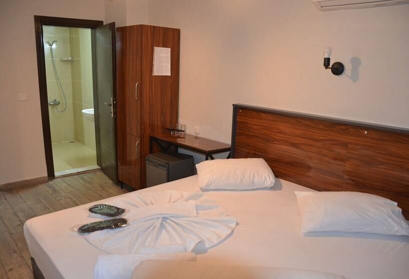 Camera Standard, Marka