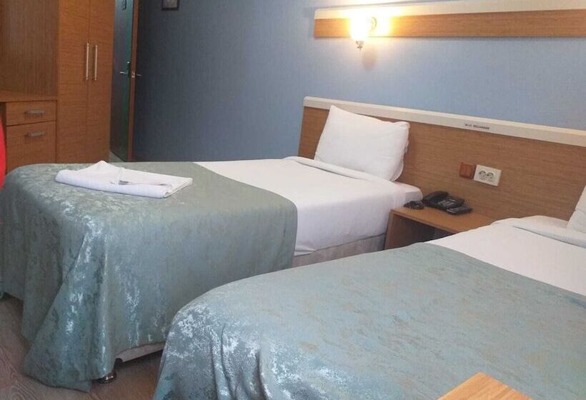 スタンダードトリプルルーム, Oz Villa