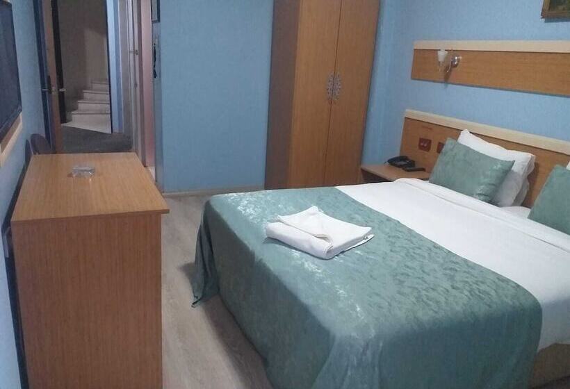 スタンダードトリプルルーム, Oz Villa