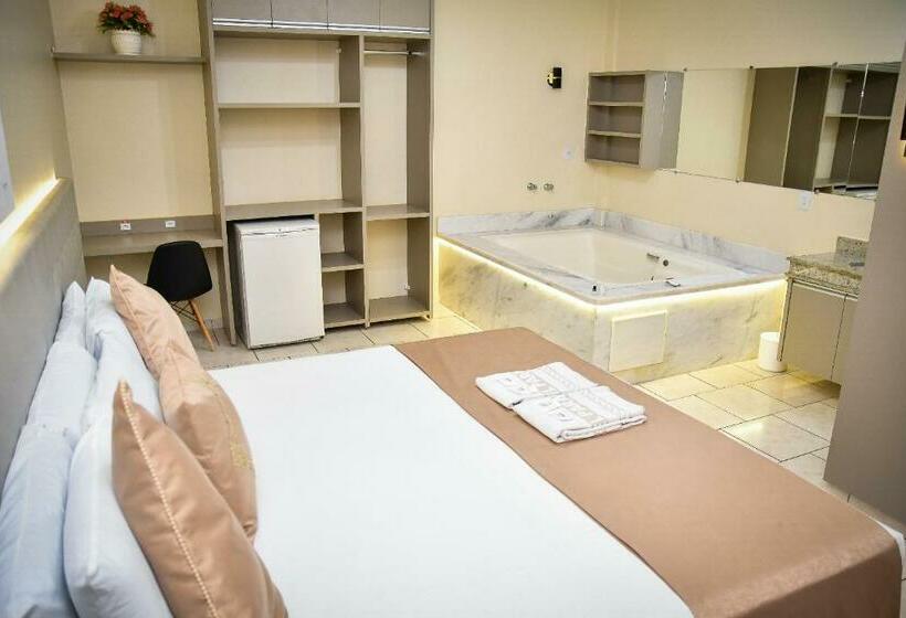 Номер Deluxe с Гидромассажем, Paranoa