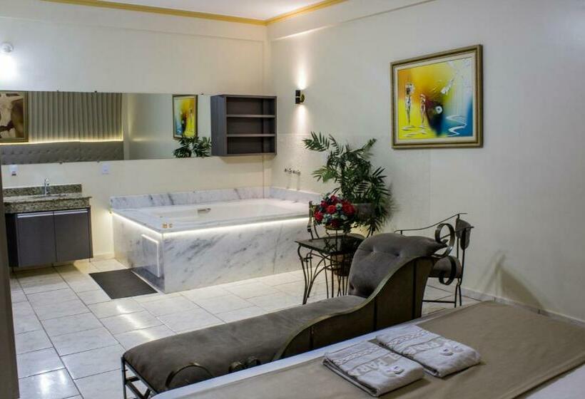 Номер Deluxe с Гидромассажем, Paranoa