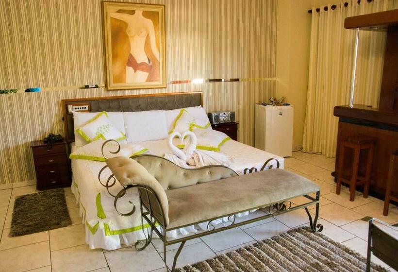 Номер Deluxe с Гидромассажем, Paranoa