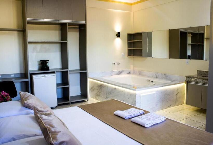 Номер Deluxe с Гидромассажем, Paranoa