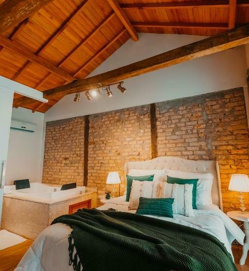 자쿠지 스위트, Petropolis