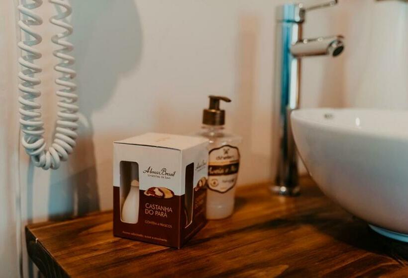 자쿠지 스위트, Petropolis