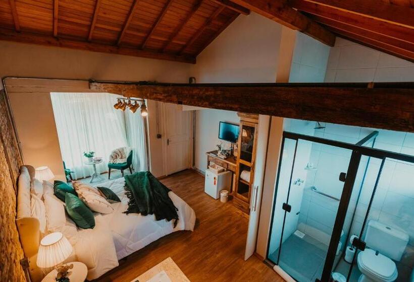 자쿠지 스위트, Petropolis