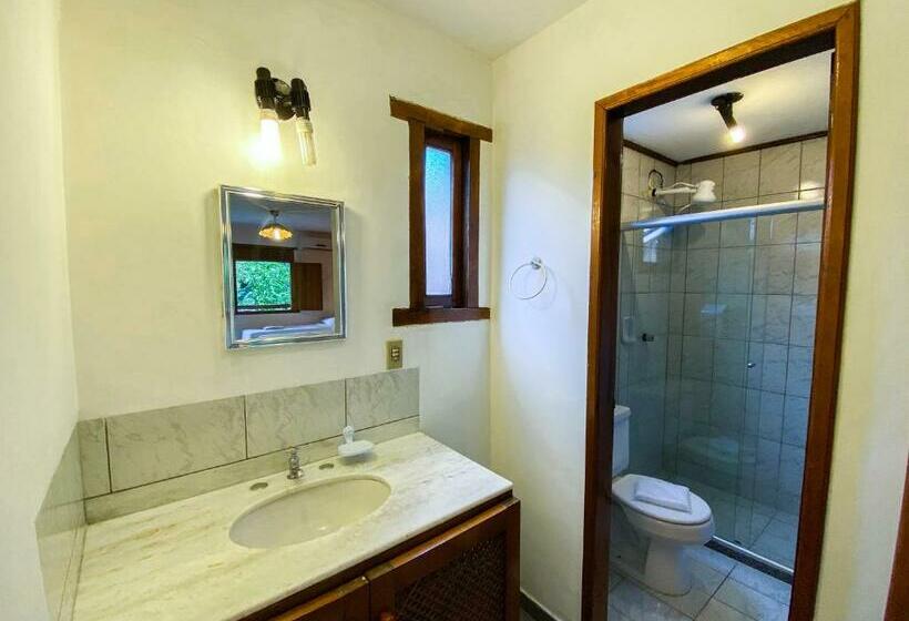 غرفة قياسية ثلاثية مزودة بشرفة, Pousada Marambaia