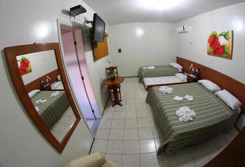 חדר משפחתי, Poyares