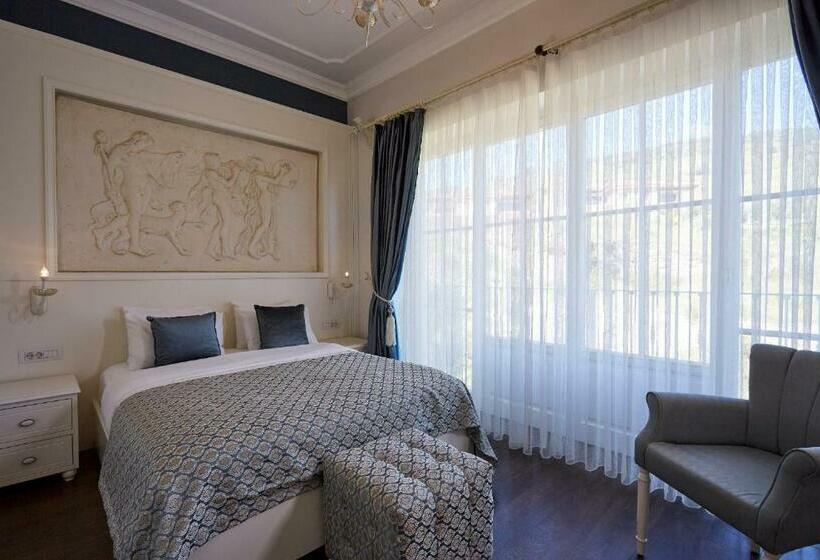 اتاق خانوادگی, Vinifera Ephesus