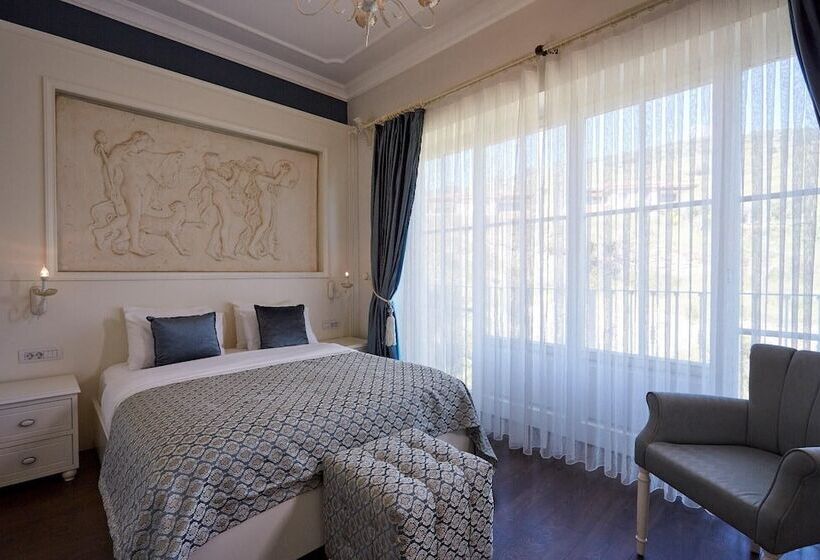 اتاق خانوادگی, Vinifera Ephesus