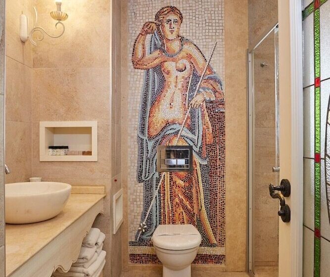 اتاق خانوادگی, Vinifera Ephesus