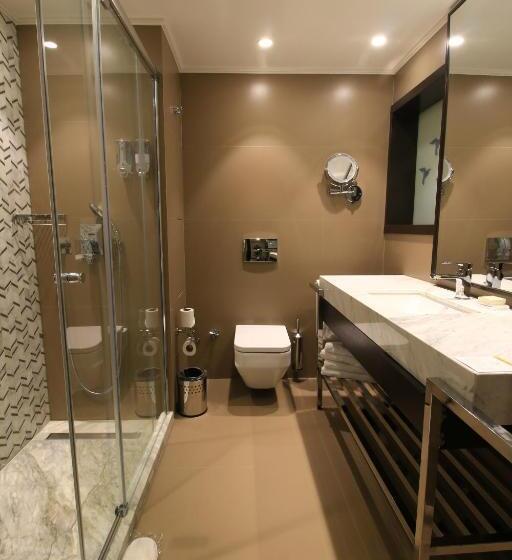 高级大房间, Waxwing