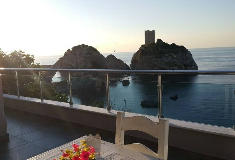 غرفة قياسية مطلّة علي البحر مزوَّدة بشُرفة, Yasemin Suite