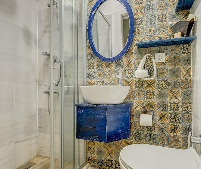 Habitació Estàndard, Vespera