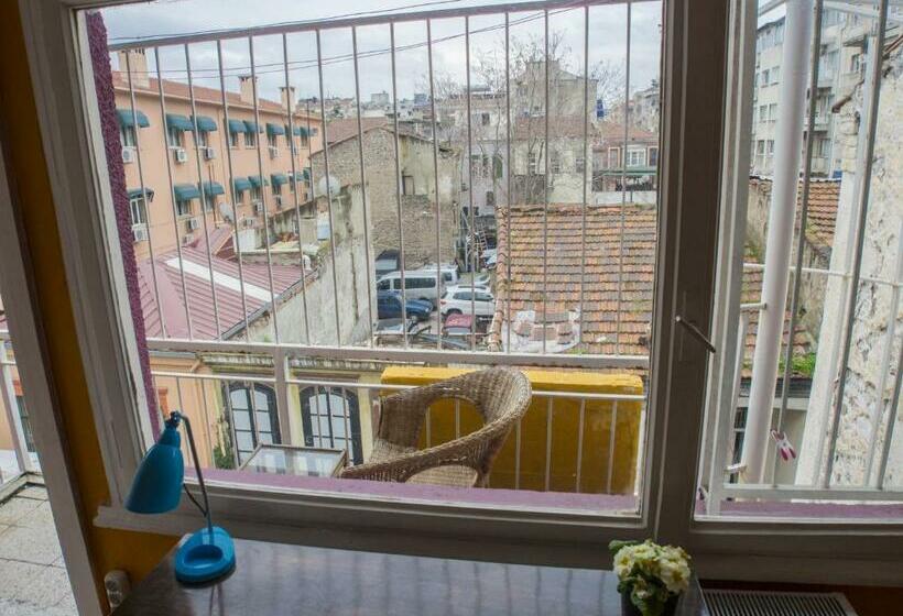 اتاق استاندارد با سرویس بهداشتی مشترک, Shantihome