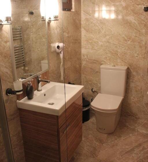 سوییت لوکس, Mints Hotel Adult Only