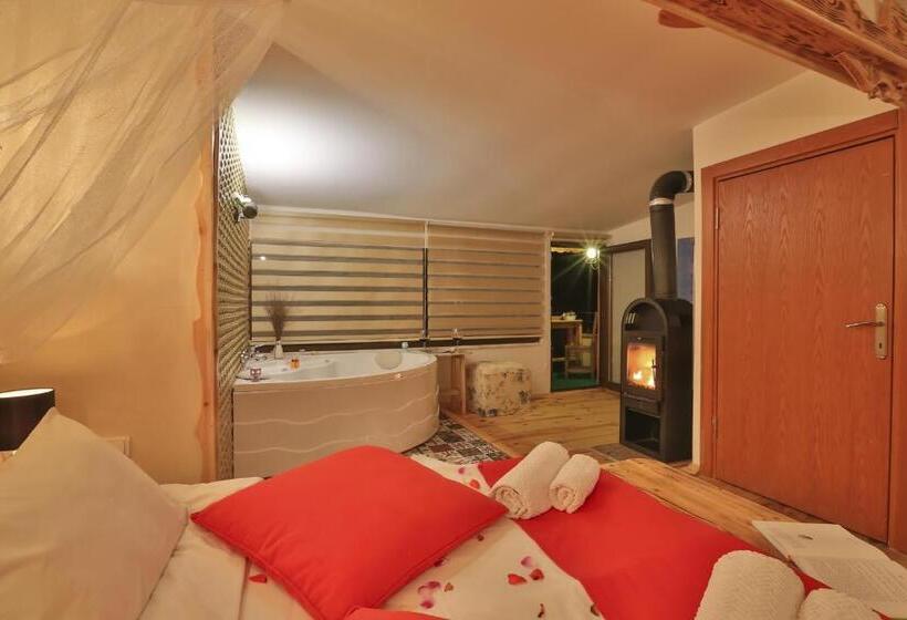 سوییت لوکس, Mints Hotel Adult Only