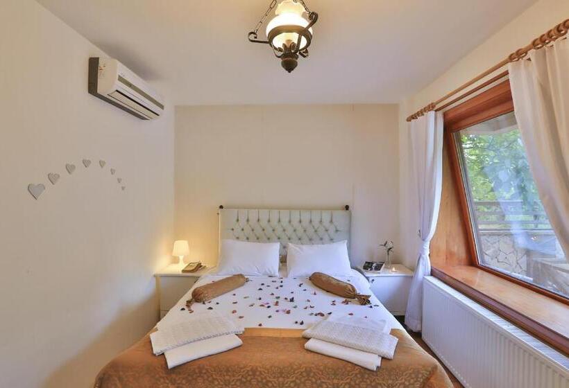 اتاق استاندارد سه نفره, Mints Hotel Adult Only