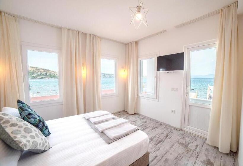 Deluxe Suite Sea View, Madda