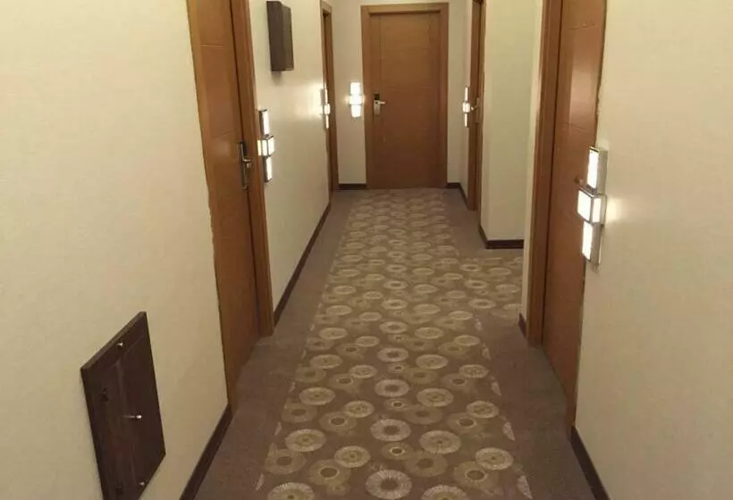 スタンダードトリプルルーム, Cenas Otel