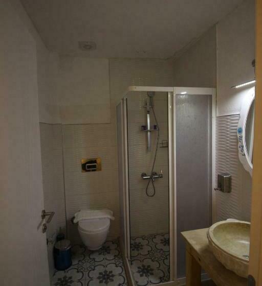 Quarto Estandar Individual, Alacati Asmali Konak