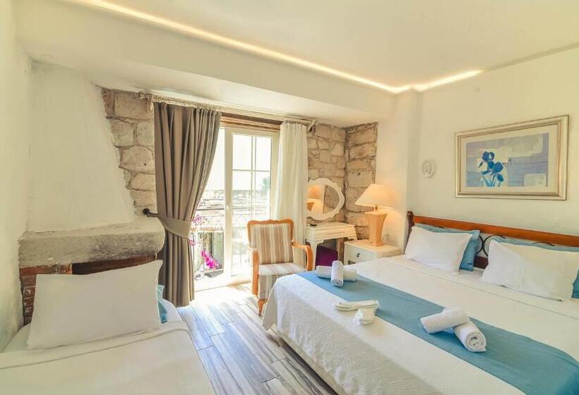 Quarto Triplo Superior, Alacati Asmali Konak