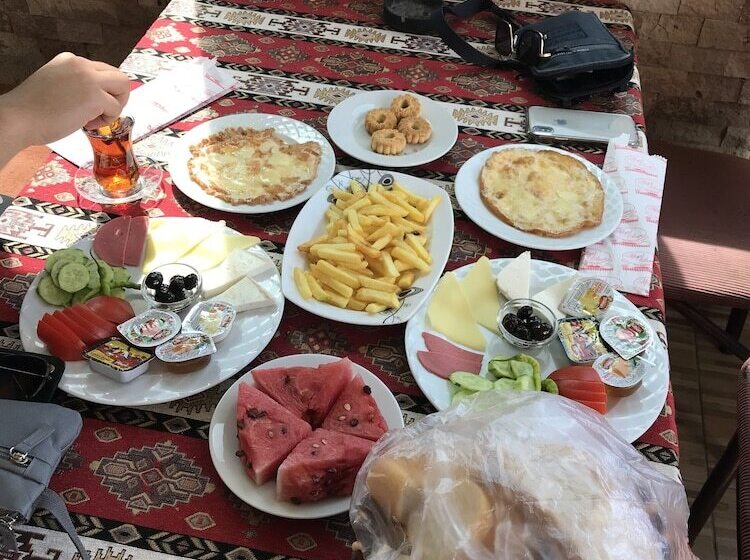 اتاق استاندارد چهار تخته, Anatolia