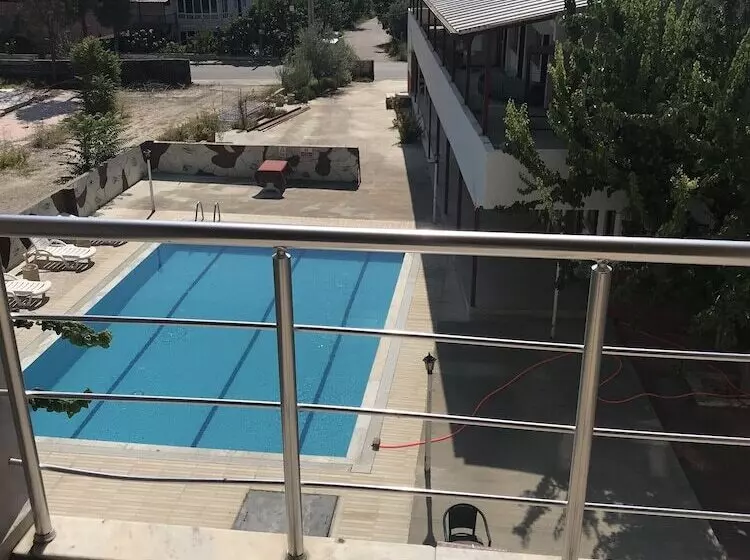 Standard Neljän Hengen Huone, Anatolia