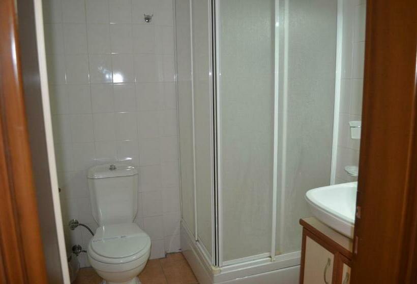 اتاق استاندارد سه نفره, Ayvalık Palas