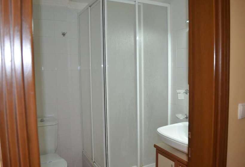 اتاق استاندارد سه نفره, Ayvalık Palas