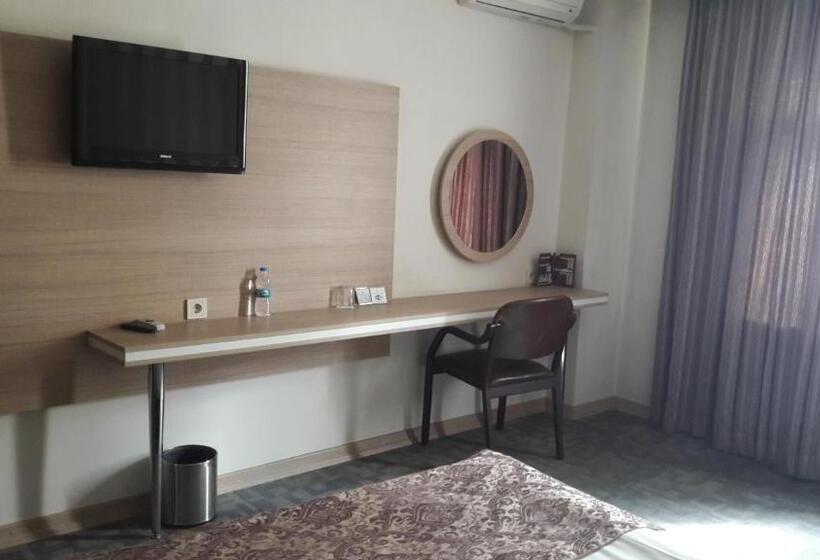 스탠다드 트리플 룸, Baykara