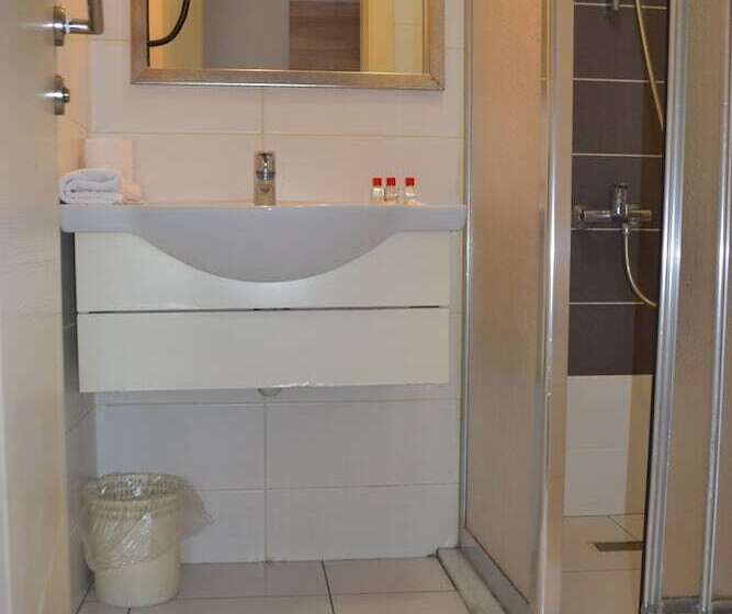 스탠다드 트리플 룸, Baykara