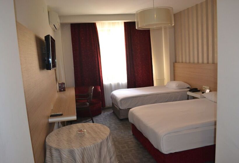 스탠다드 트리플 룸, Baykara