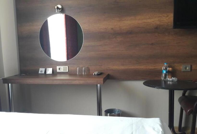 스탠다드 트리플 룸, Baykara