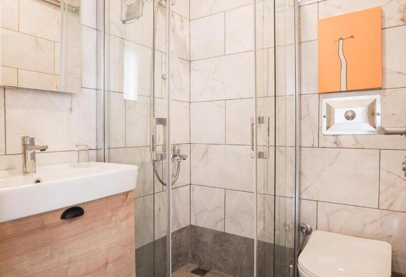 스탠다드 발코니 스튜디오, Daphnis