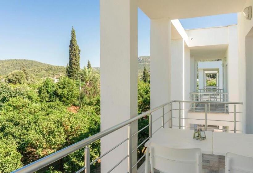 庭の見える１ベッドルームアパートメント, Daphnis