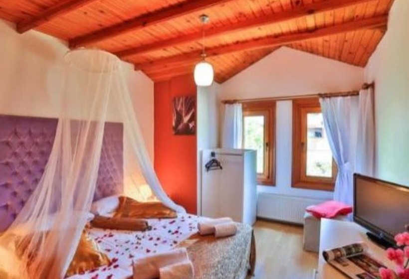 اتاق استاندارد سه نفره, Mints Hotel Adult Only