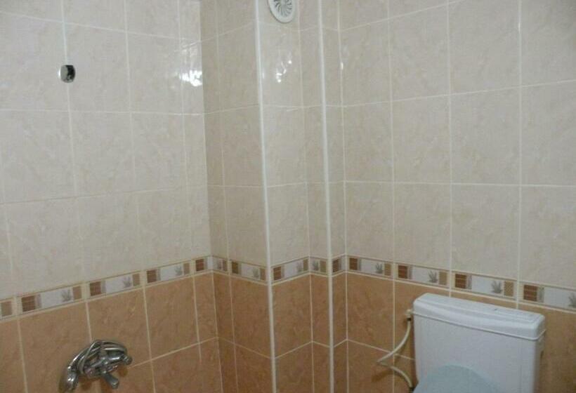 标准三人间, Talaslioglu