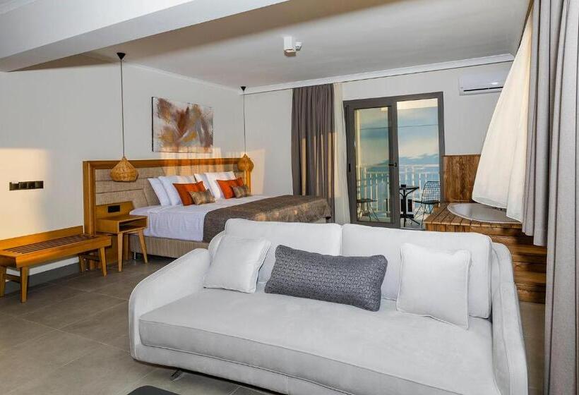 מיטת קינג בסוויטה, Yalıpark Beach