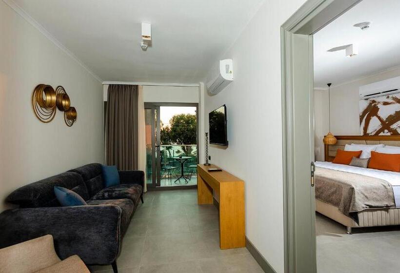 סוויטה נשיאותית, Yalıpark Beach