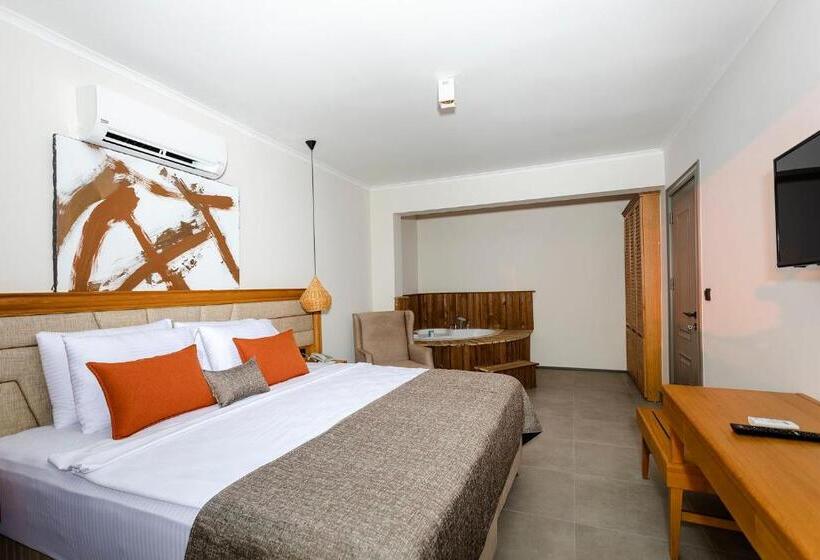 סוויטה נשיאותית, Yalıpark Beach