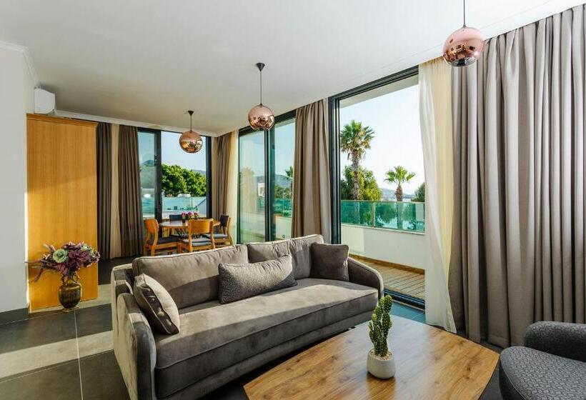 סוויטה נשיאותית, Yalıpark Beach